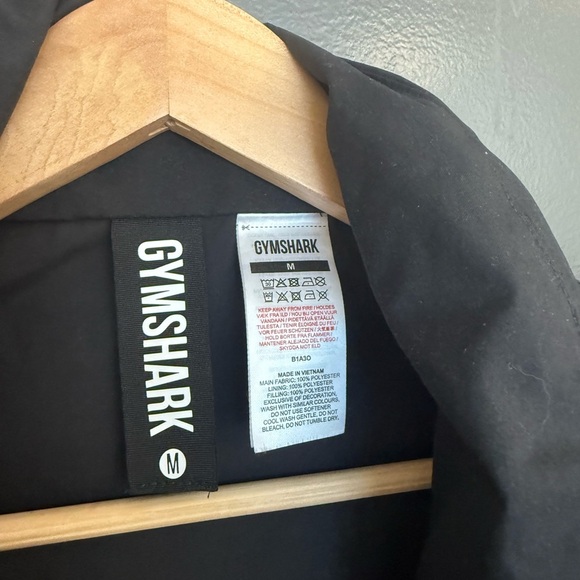 Gymshark M never worn only in storage so new as new can be Black Puffer Jacket - Picture 6 of 16